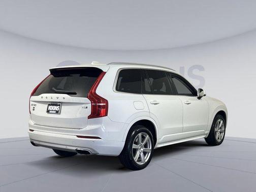 2021 Volvo XC90 T6 Momentum