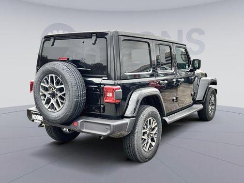 2026 Jeep Wrangler 4-Door Sahara 4x4