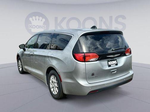 2026 Chrysler Voyager LX