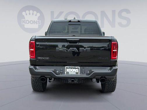 Diamond Black Crystal Pearlcoat 2026 RAM 1500 RHO Crew Cab 4x4 5'7' Box