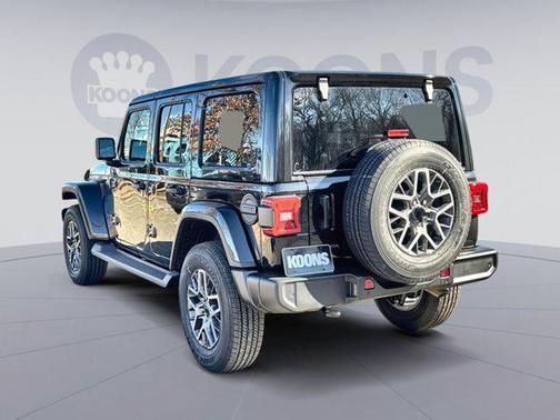 2026 Jeep Wrangler 4-Door Sahara 4x4