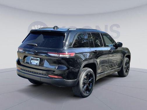 2025 Jeep Grand Cherokee Altitude