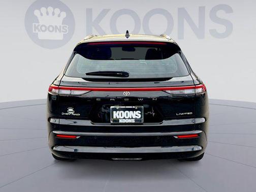 2025 Toyota Crown Signia Limited