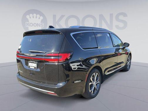 2026 Chrysler Pacifica L