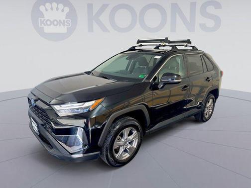 2022 Toyota RAV4 Hybrid XLE