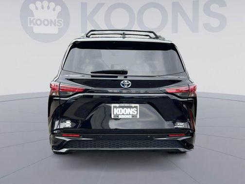 2022 Toyota Sienna XSE 7 Passenger