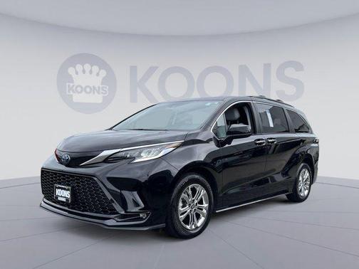 2022 Toyota Sienna XSE 7 Passenger