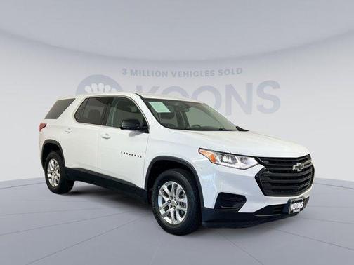 Photo 4 of 18 of 2019 Chevrolet Traverse LS