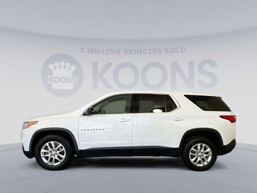 Photo 2 of 18 of 2019 Chevrolet Traverse LS