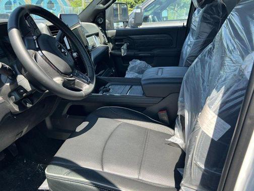 2025 RAM 2500 Limited Crew Cab 4x4 6'4' Box
