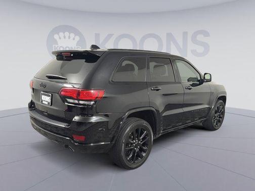 2022 Jeep Grand Cherokee Laredo