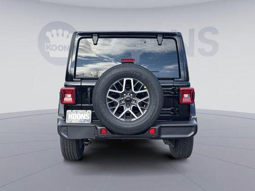 black clearcoat 2026 Jeep Wrangler 4-Door Sahara 4x4