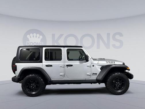 Silver Zynith Clearcoat 2024 Jeep Wrangler Willys
