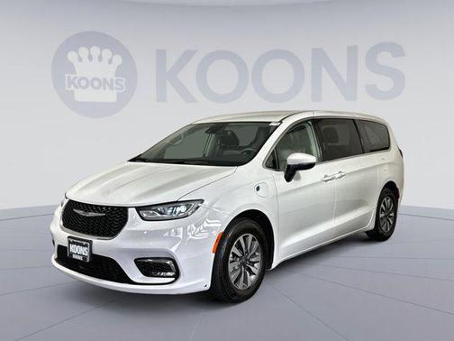 2023 Chrysler Pacifica Hybrid Touring L