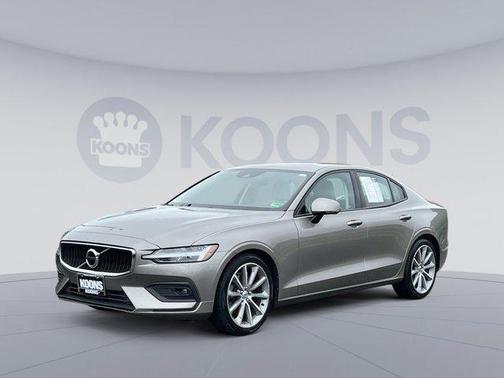 2021 Volvo S60 T5 Momentum