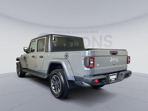 Photo 3 of 27 of 2020 Jeep Gladiator Overland