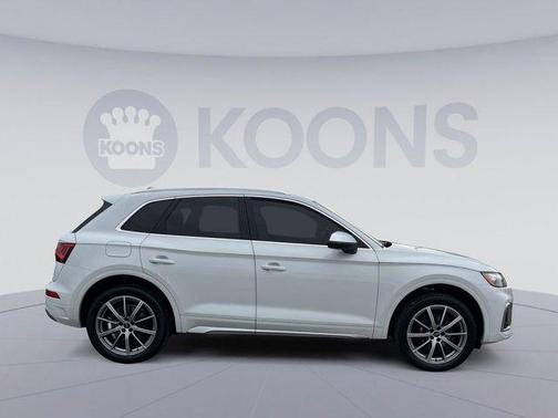 Glacier White Metallic 2023 Audi SQ5 3.0T Premium Plus