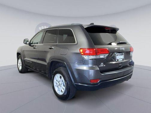 Granite Crystal Metallic Clearcoat 2019 Jeep Grand Cherokee Laredo