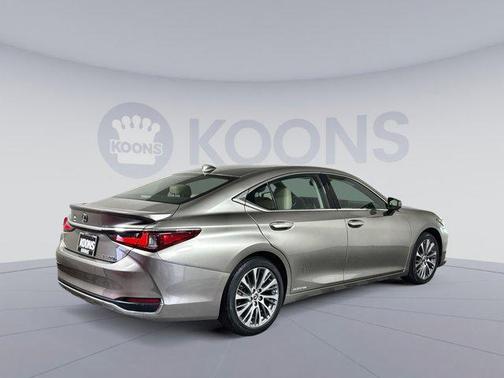 2020 Lexus ES 300h Base