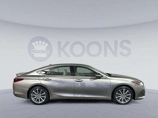 2020 Lexus ES 300h Base