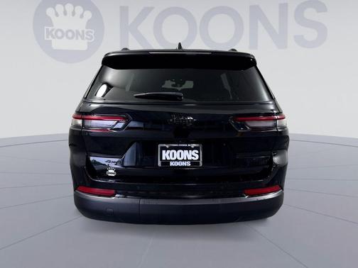 Diamond Black Crystal Pearlcoat 2023 Jeep Grand Cherokee L Altitude