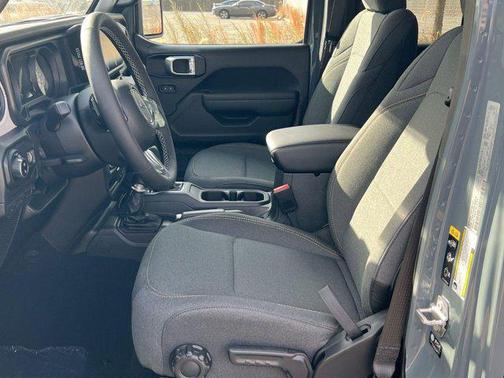 2025 Jeep Gladiator Sport S