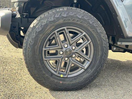 2025 Jeep Gladiator Sport S