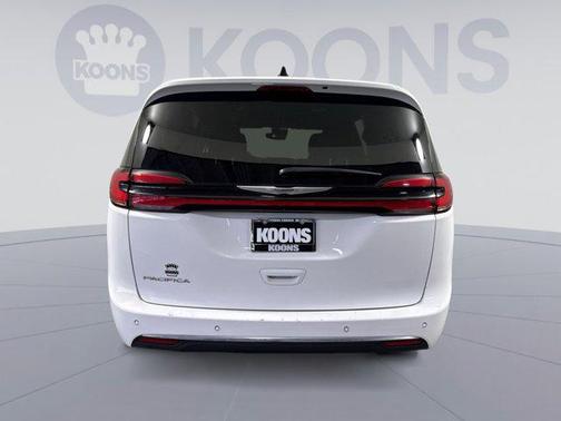 Bright White Clearcoat 2023 Chrysler Pacifica Touring