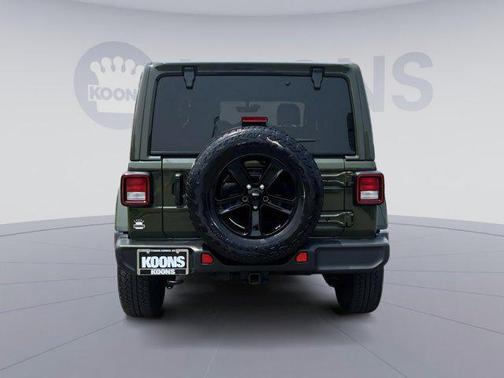 2023 Jeep Wrangler 4-Door Sahara Altitude 4x4