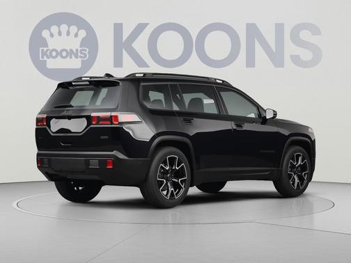 Diamond Black Crystal Pearlcoat 2026 Jeep Cherokee Overland