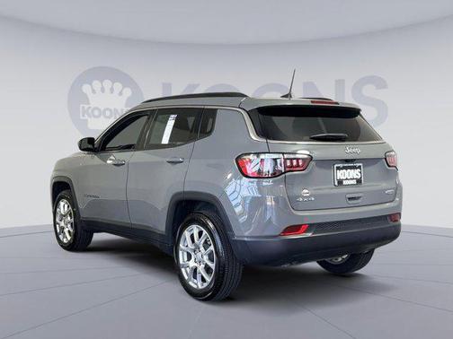 2023 Jeep Compass Latitude Lux