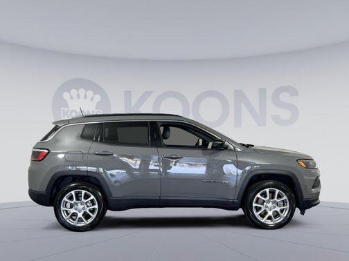 2023 Jeep Compass Latitude Lux