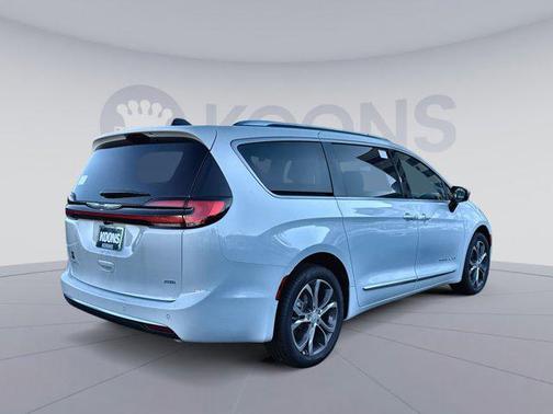 2026 Chrysler Pacifica L