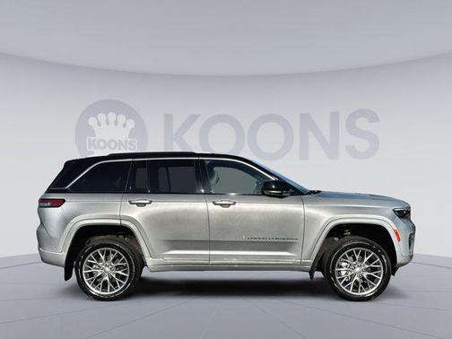 2022 Jeep Grand Cherokee Summit