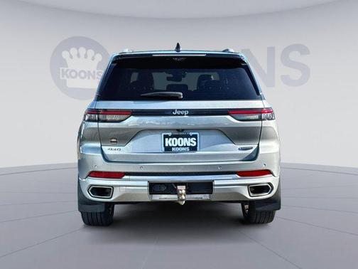 2022 Jeep Grand Cherokee Summit