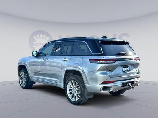2022 Jeep Grand Cherokee Summit