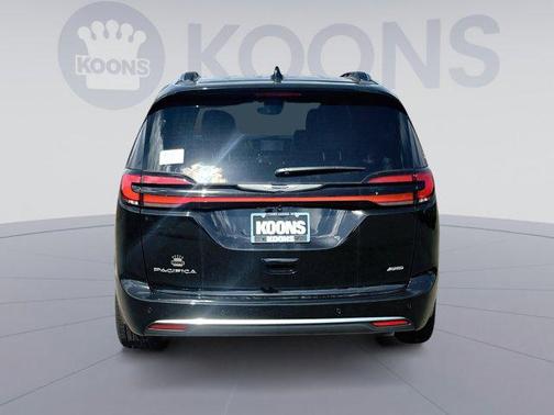 2026 Chrysler Pacifica L