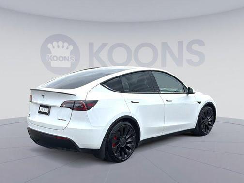 Pearl White Multi-Coat 2022 Tesla Model Y Performance Dual Motor All-Wheel Drive
