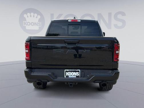 Diamond Black Crystal Pearlcoat 2026 RAM 1500 Big Horn/Lone Star