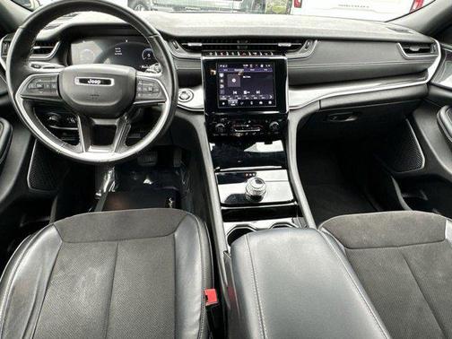 2022 Jeep Grand Cherokee Altitude