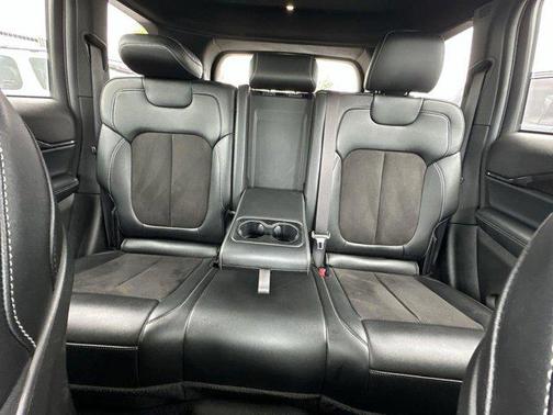 2022 Jeep Grand Cherokee Altitude