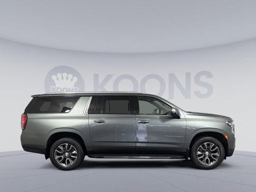 Silver Sage Metallic 2023 Chevrolet Suburban LT