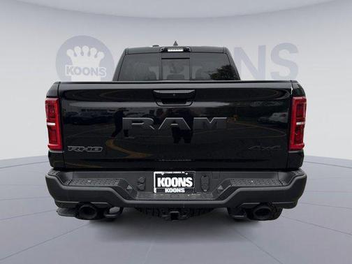 Diamond Black Crystal Pearlcoat 2026 RAM 1500 RHO Crew Cab 4x4 5'7' Box