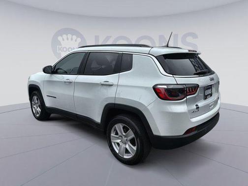 Bright White Clearcoat 2022 Jeep Compass Latitude