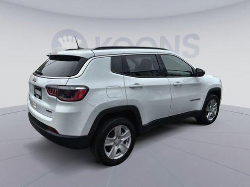 Bright White Clearcoat 2022 Jeep Compass Latitude