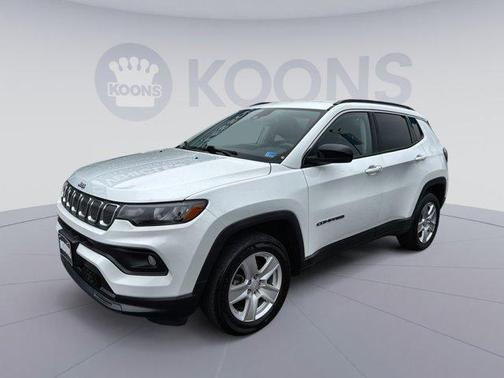 Bright White Clearcoat 2022 Jeep Compass Latitude SUV