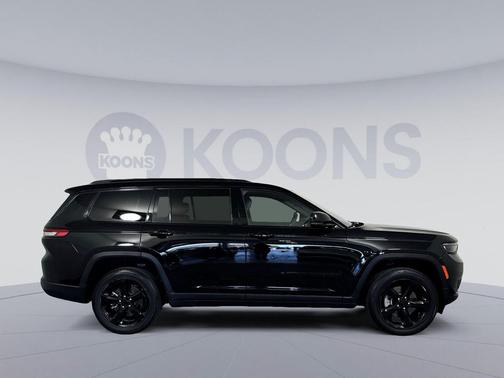 Diamond Black Crystal Pearlcoat 2023 Jeep Grand Cherokee L Altitude