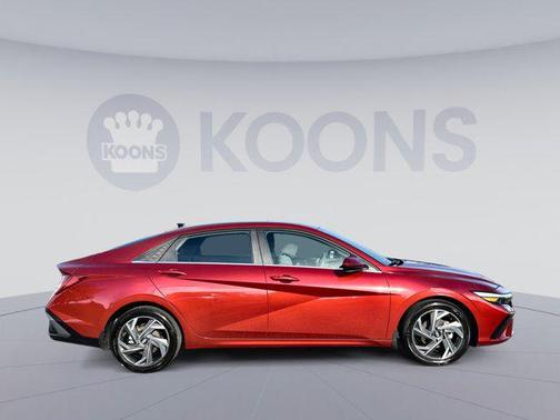 2024 Hyundai ELANTRA SEL