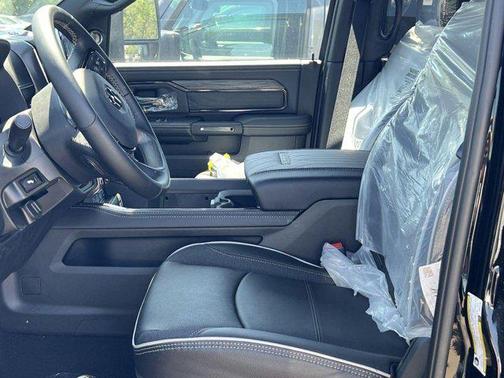 2025 RAM 2500 Limited Mega Cab 4x4 6'4' Box