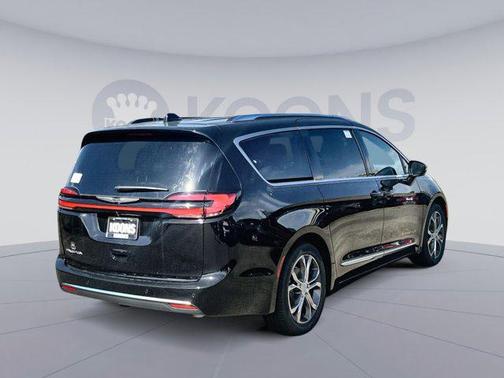 2026 Chrysler Pacifica L